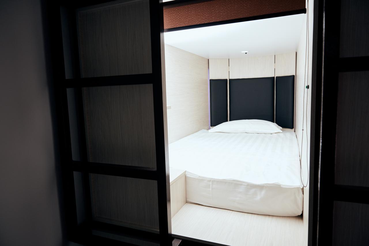 Hotel Kapsula アスターナ エクステリア 写真